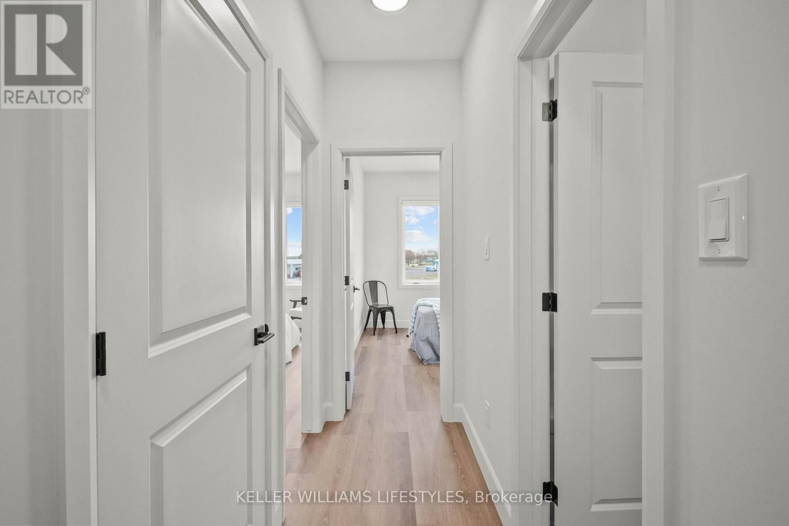 12 - 470 DARCY DRIVE Image 15