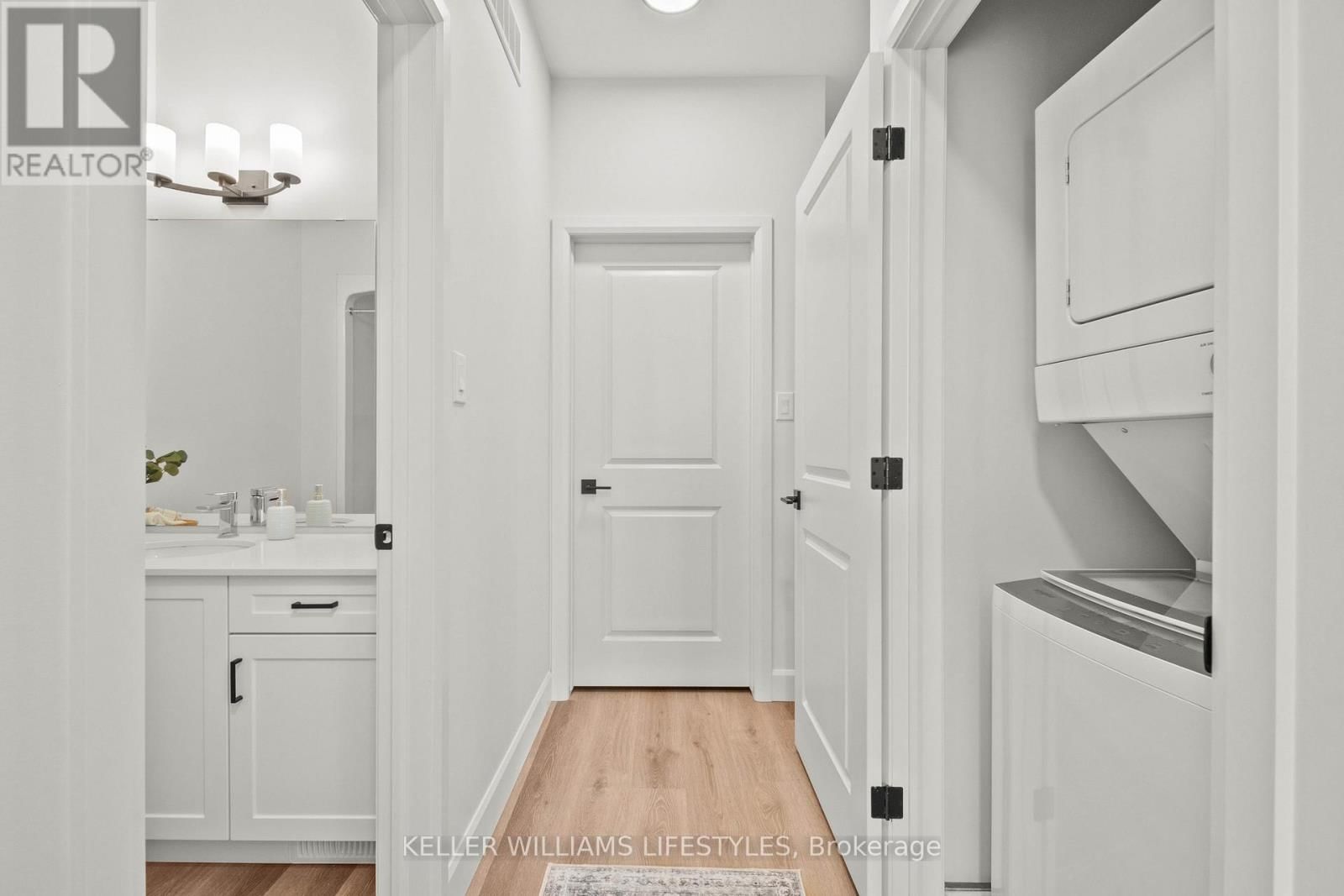 12 - 470 DARCY DRIVE Image 17