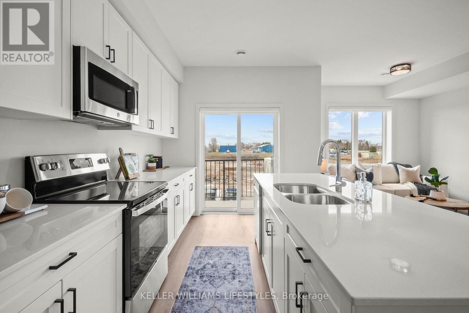 28 - 470 DARCY DRIVE Image 11
