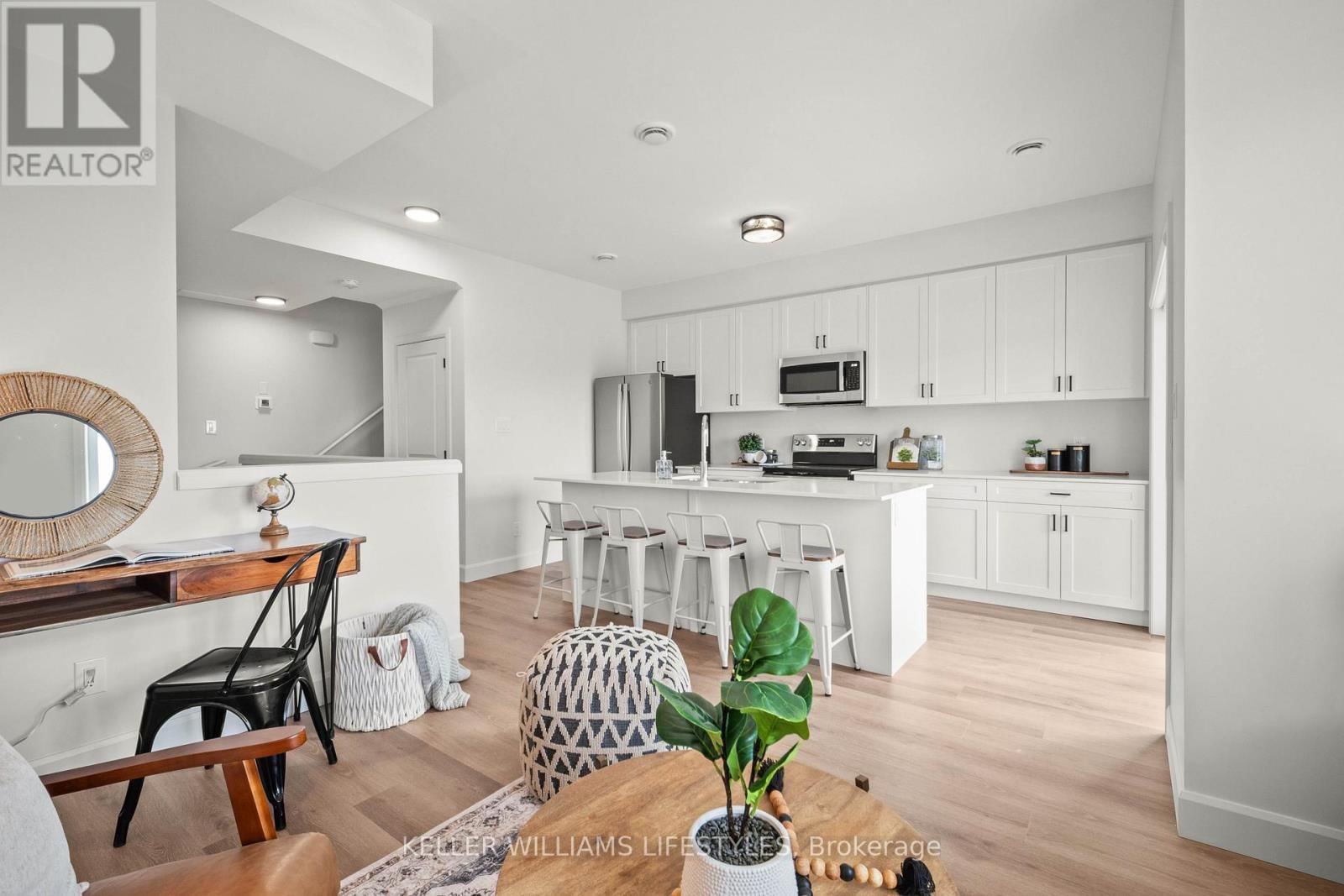 28 - 470 DARCY DRIVE Image 9