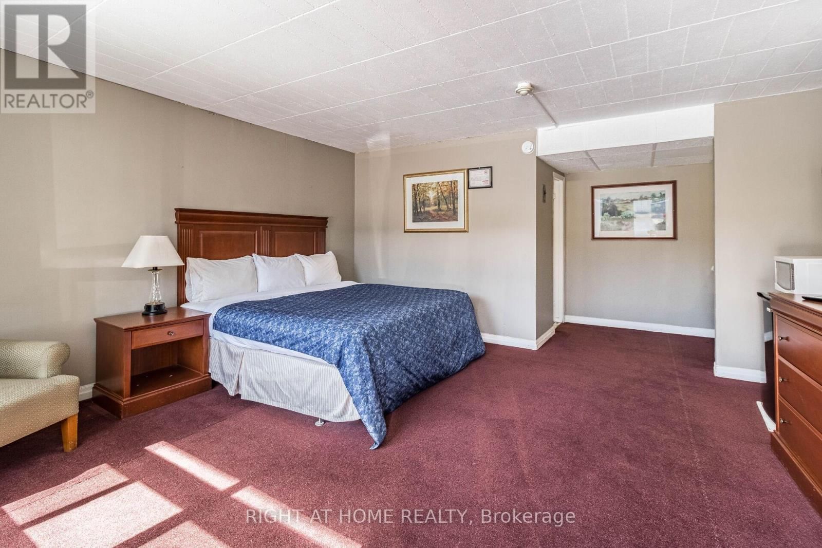 5958 FALLSVIEW BOULEVARD Image 17