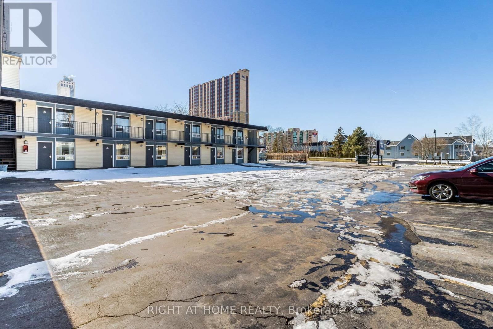 5958 FALLSVIEW BOULEVARD Image 2