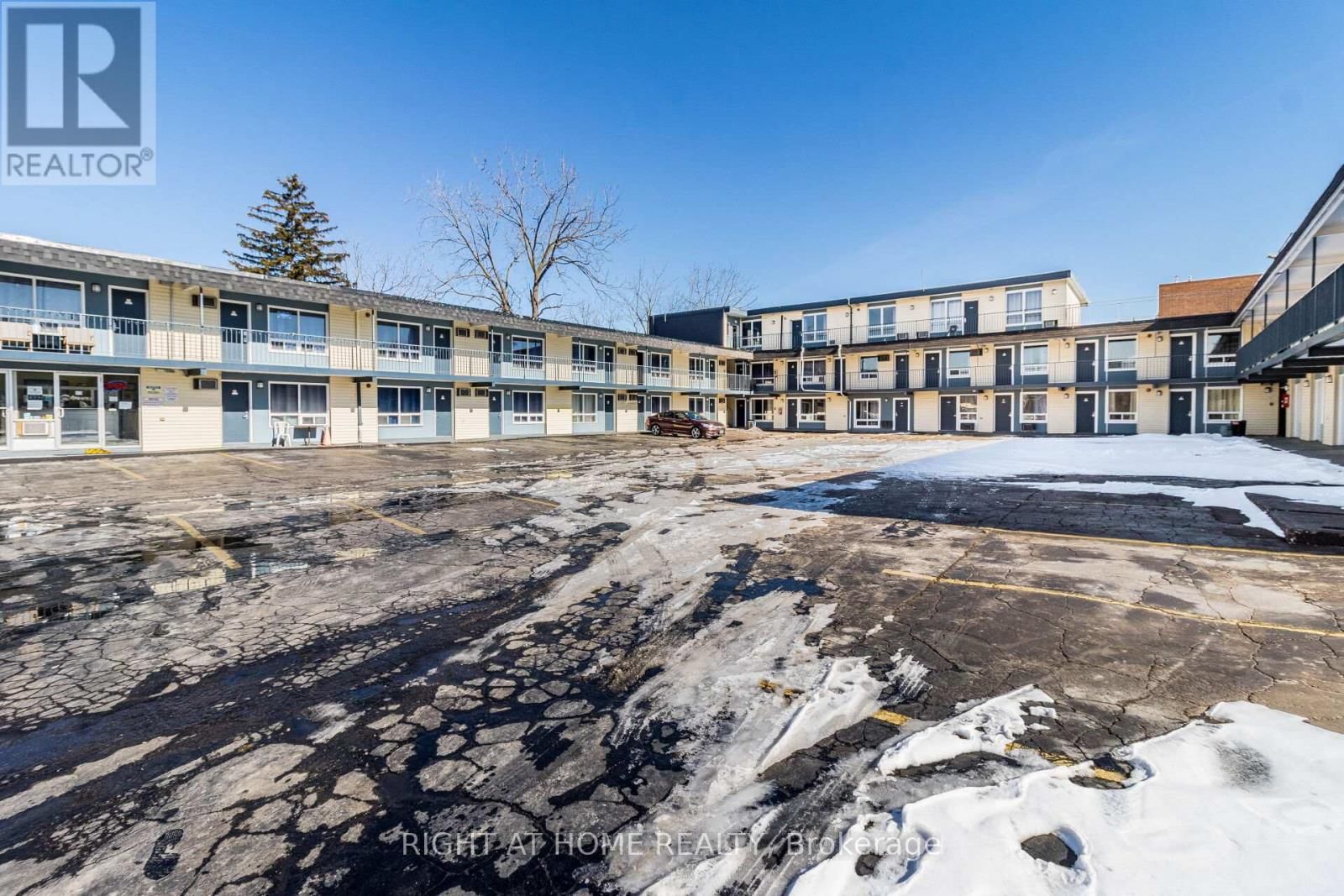 5958 FALLSVIEW BOULEVARD Image 21