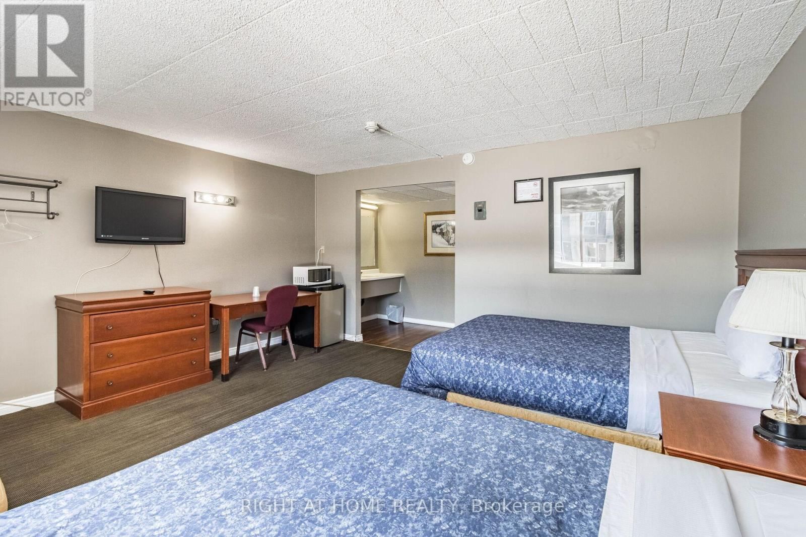 5958 FALLSVIEW BOULEVARD Image 32