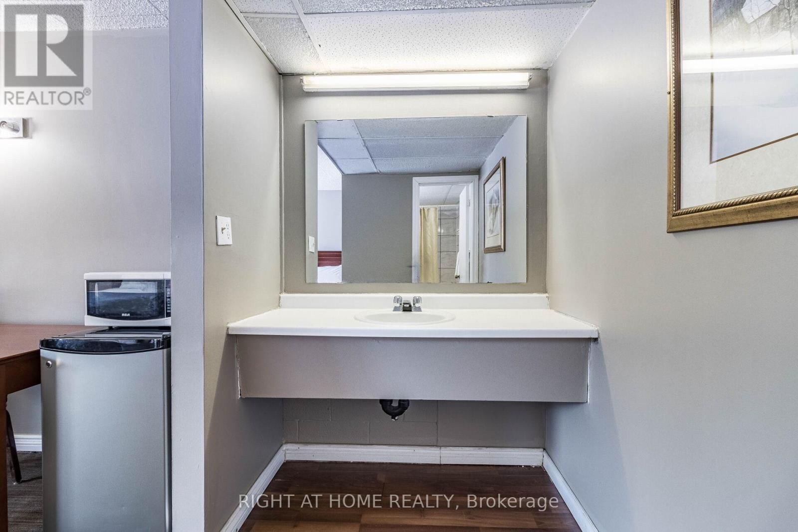 5958 FALLSVIEW BOULEVARD Image 36