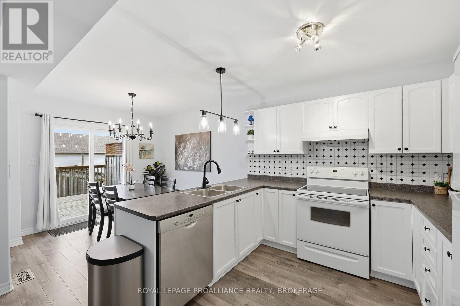 317 ROSE ABBEY DRIVE Image 28