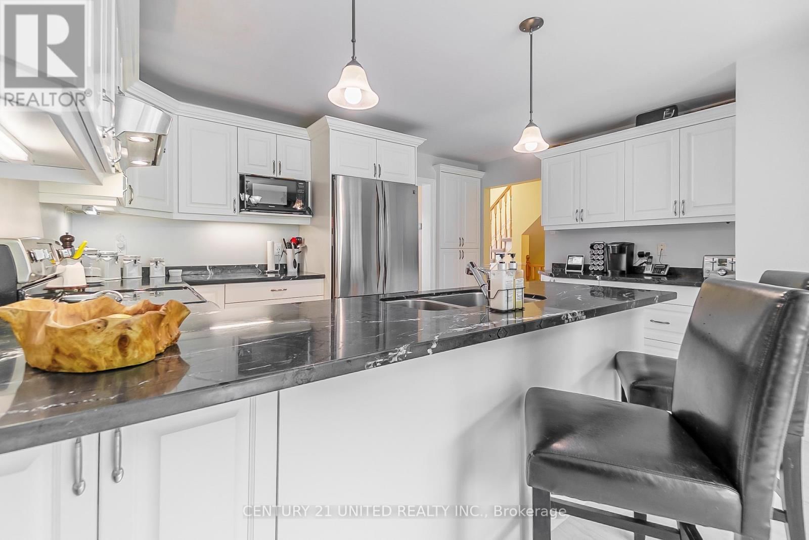 1656 CHAMPLAIN DRIVE Image 15