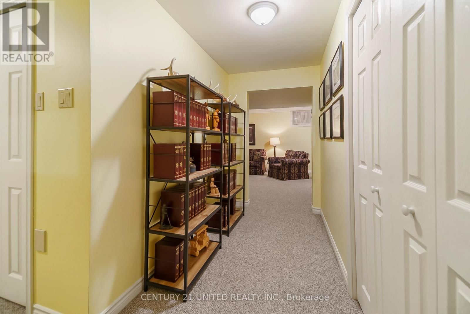 1656 CHAMPLAIN DRIVE Image 37