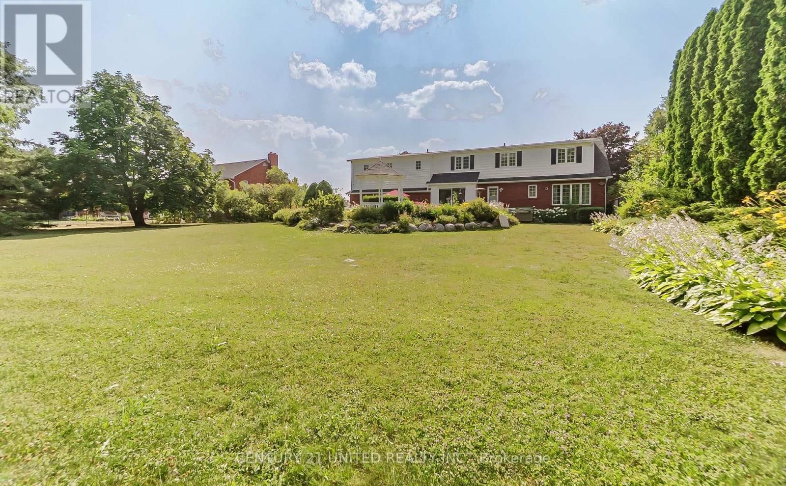 1656 CHAMPLAIN DRIVE Image 47