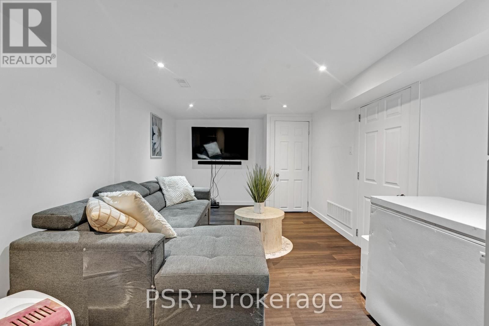 505 MAIN STREET EAST Image 31