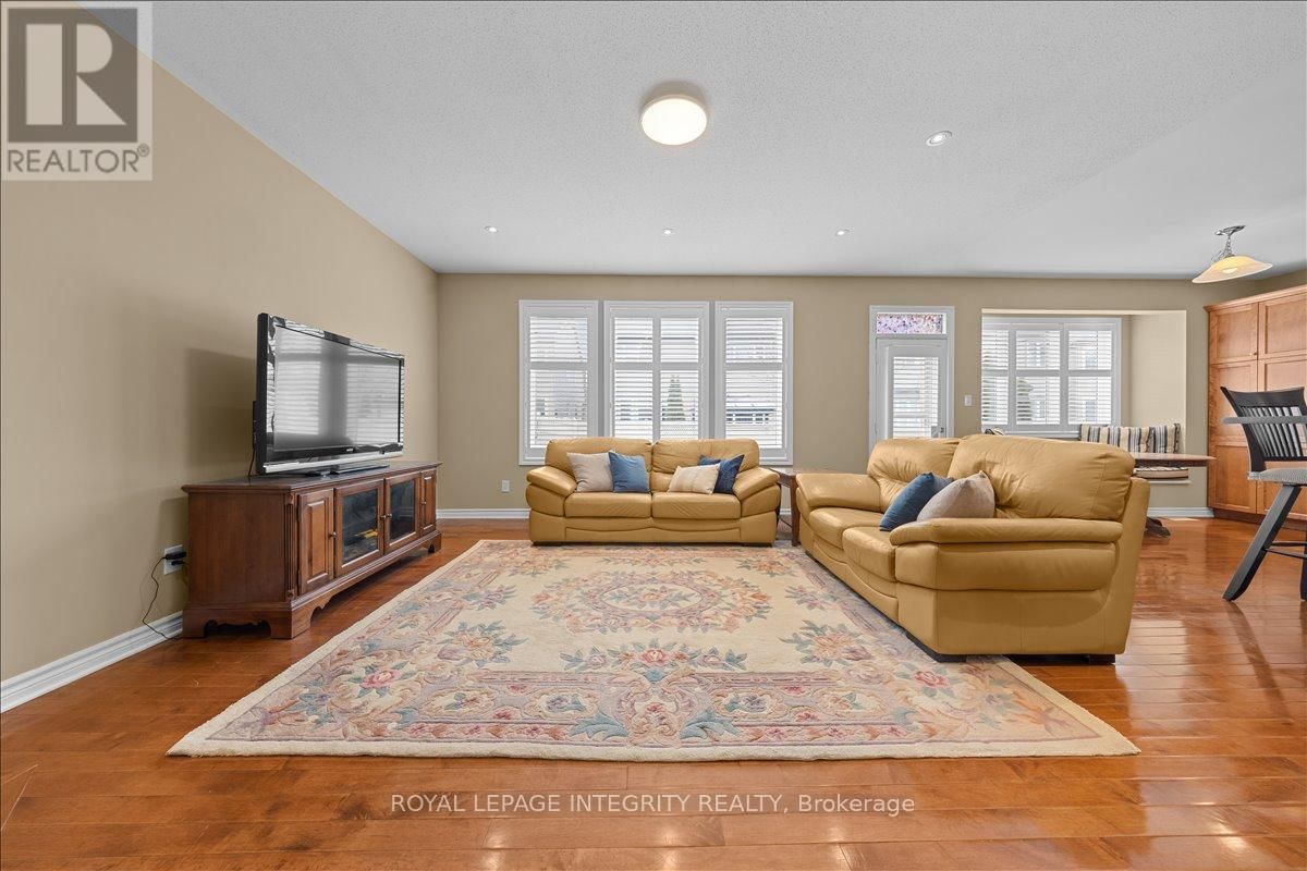 638 ROSEHILL AVENUE Image 10