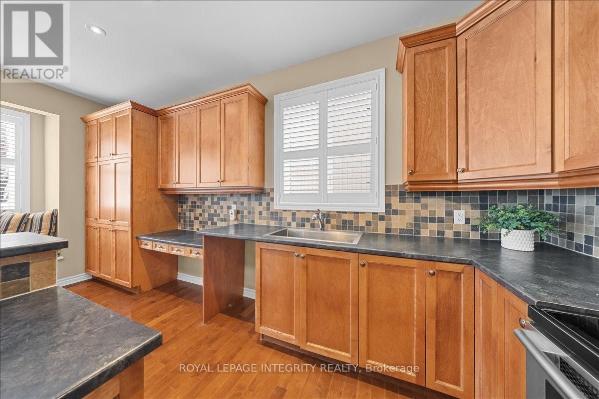 638 ROSEHILL AVENUE Image 20