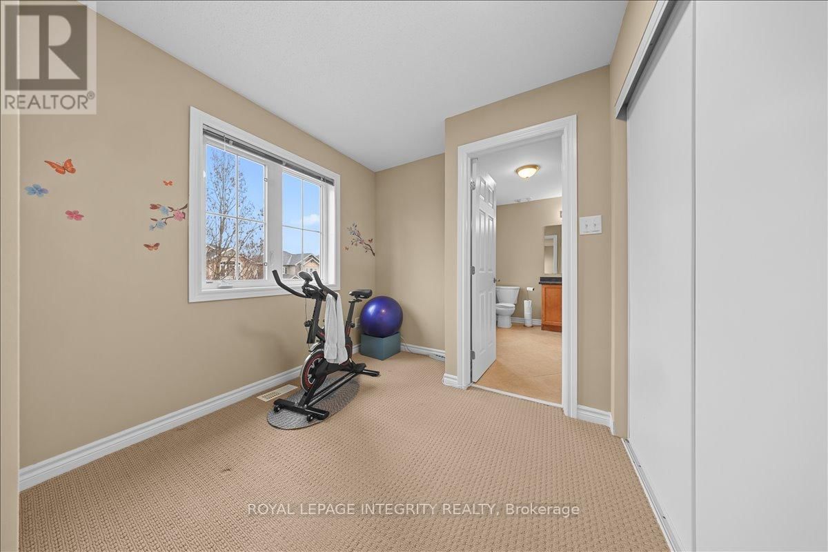 638 ROSEHILL AVENUE Image 28