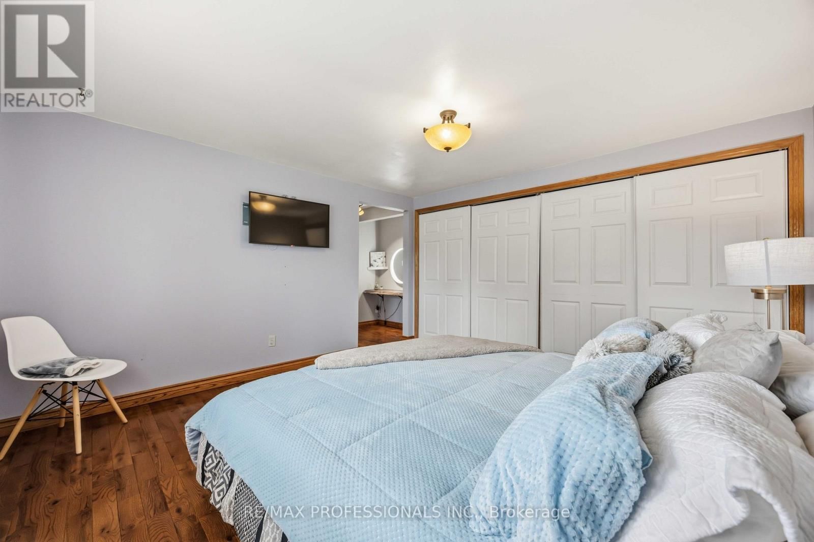 812 DANBURY CRESCENT Image 19