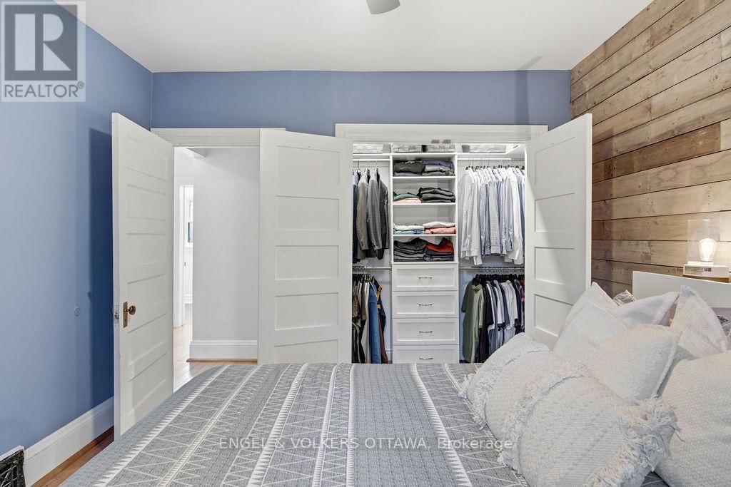 475 KENT STREET Image 21