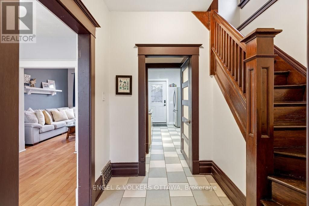 475 KENT STREET Image 3