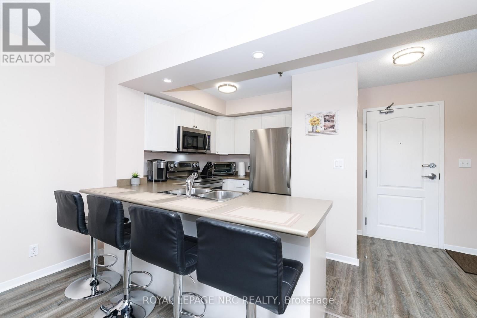 1209 - 330 PRINCE CHARLES DRIVE SOUTH Image 5