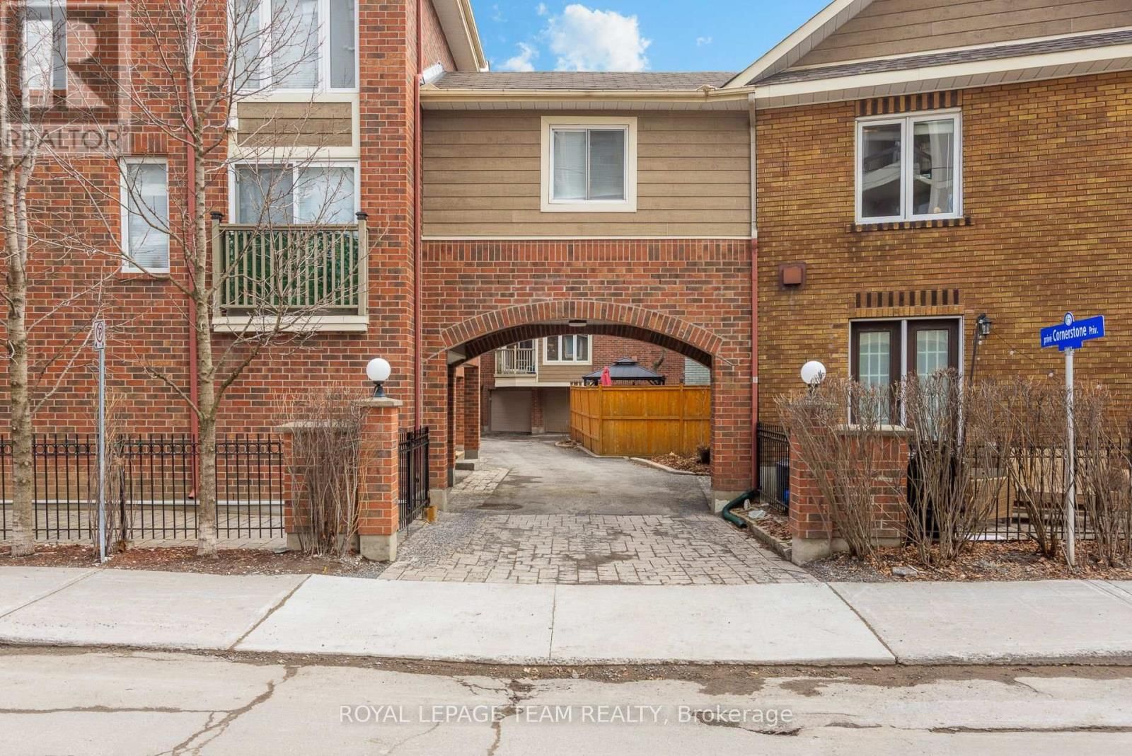 10 CORNERSTONE PRIVATE Image 1