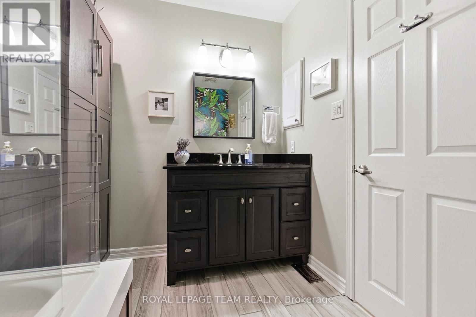 10 CORNERSTONE PRIVATE Image 20