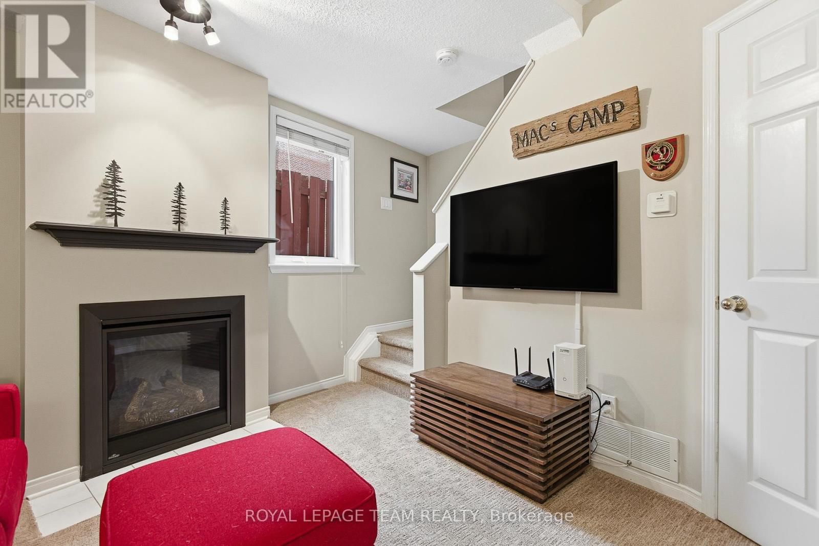 10 CORNERSTONE PRIVATE Image 25