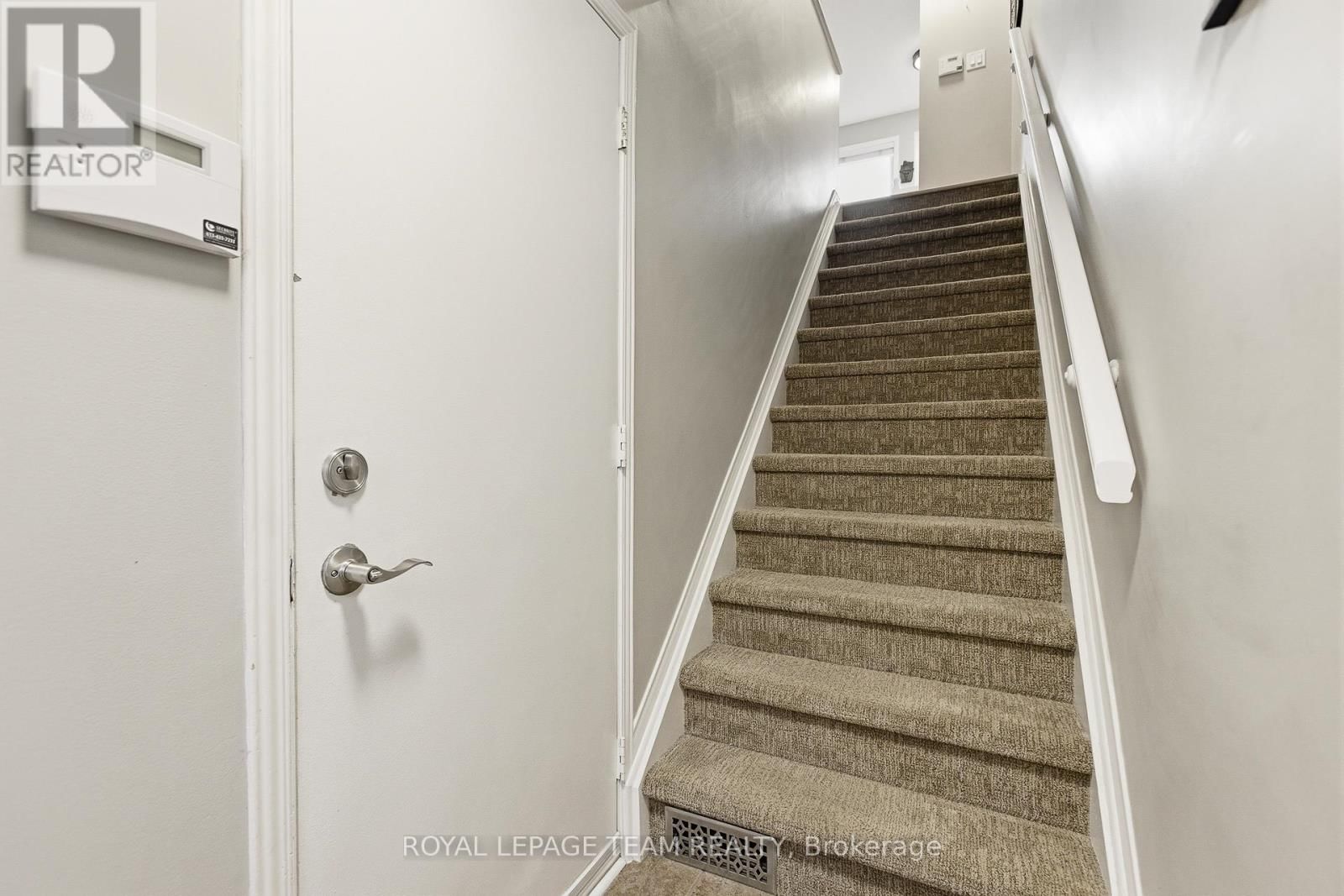 10 CORNERSTONE PRIVATE Image 4