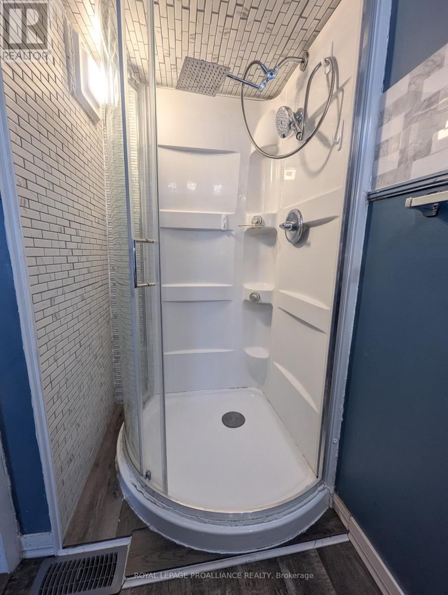 17 MEYERS STREET Image 10