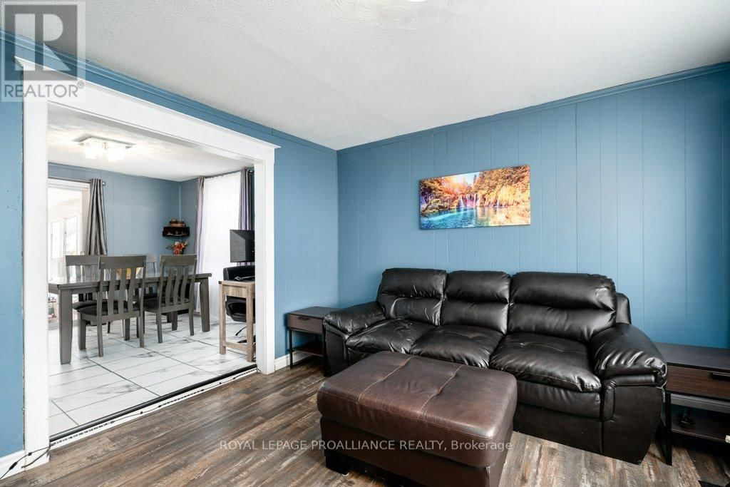 17 MEYERS STREET Image 11