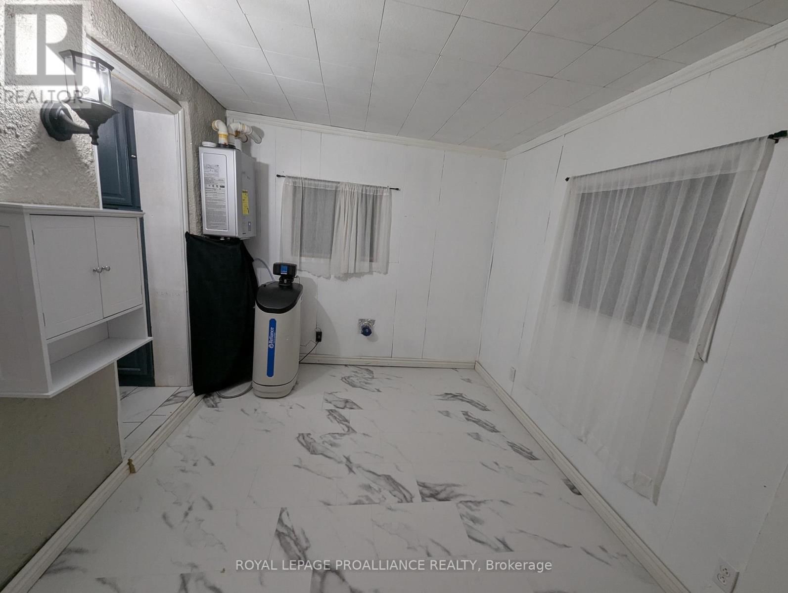 17 MEYERS STREET Image 19