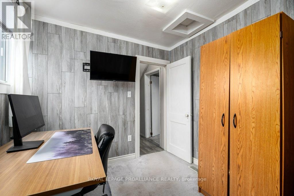 17 MEYERS STREET Image 26