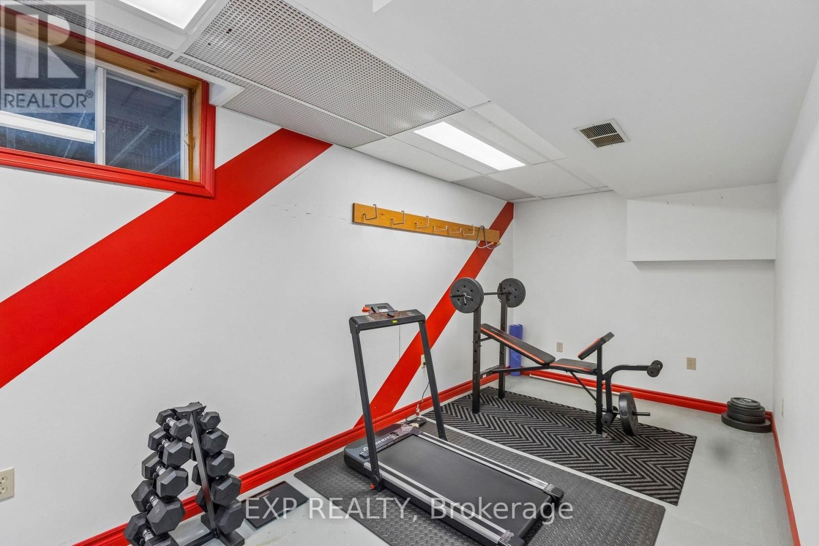 370 STEPHANIE DRIVE Image 19