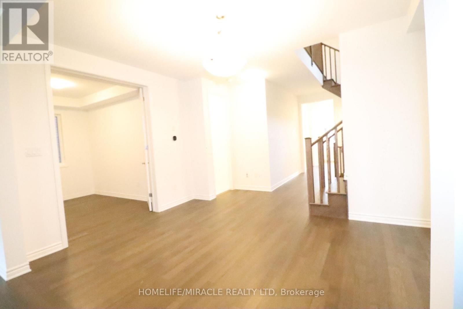 2 - 278 FORESTWALK STREET Image 10