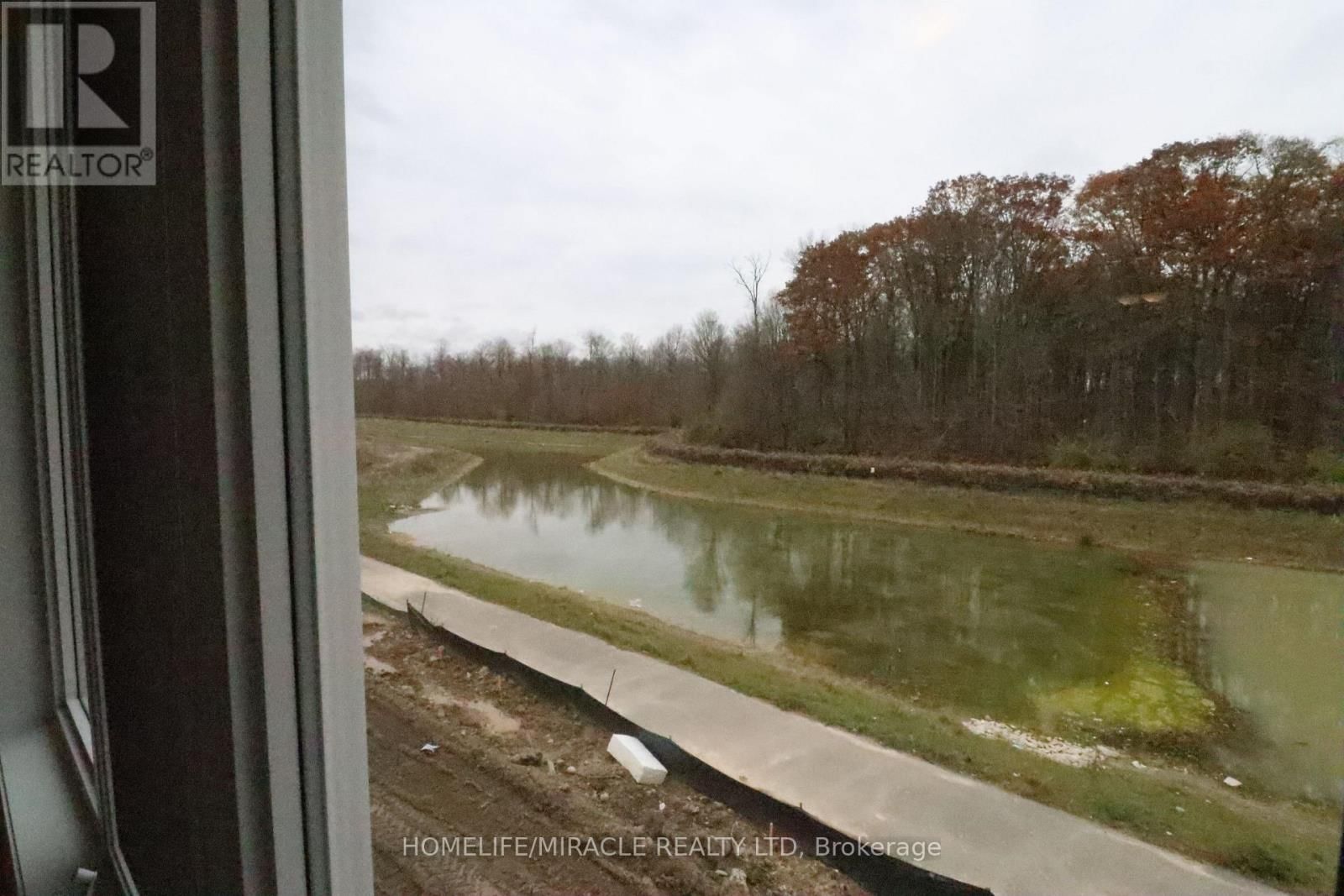 2 - 278 FORESTWALK STREET Image 11