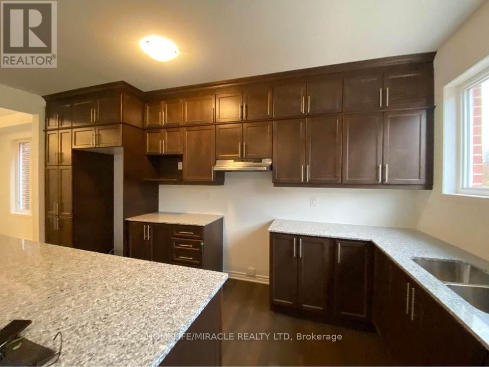 2 - 278 FORESTWALK STREET Image 12