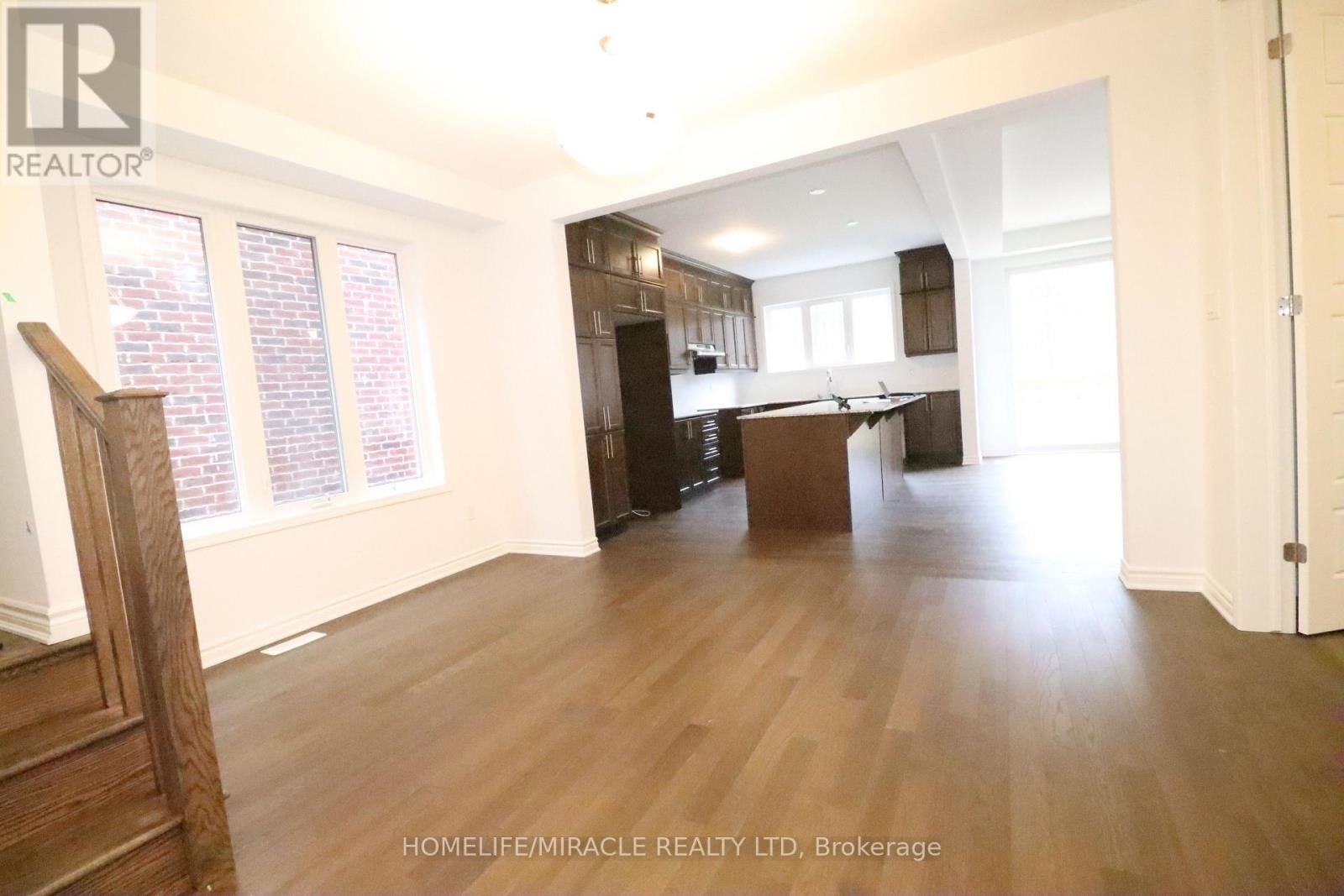 2 - 278 FORESTWALK STREET Image 14