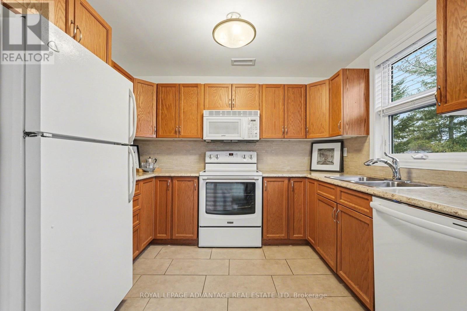 204 - 22 WELLAND STREET Image 10