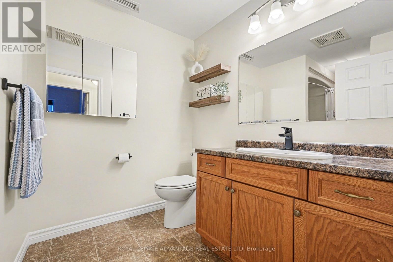 204 - 22 WELLAND STREET Image 15