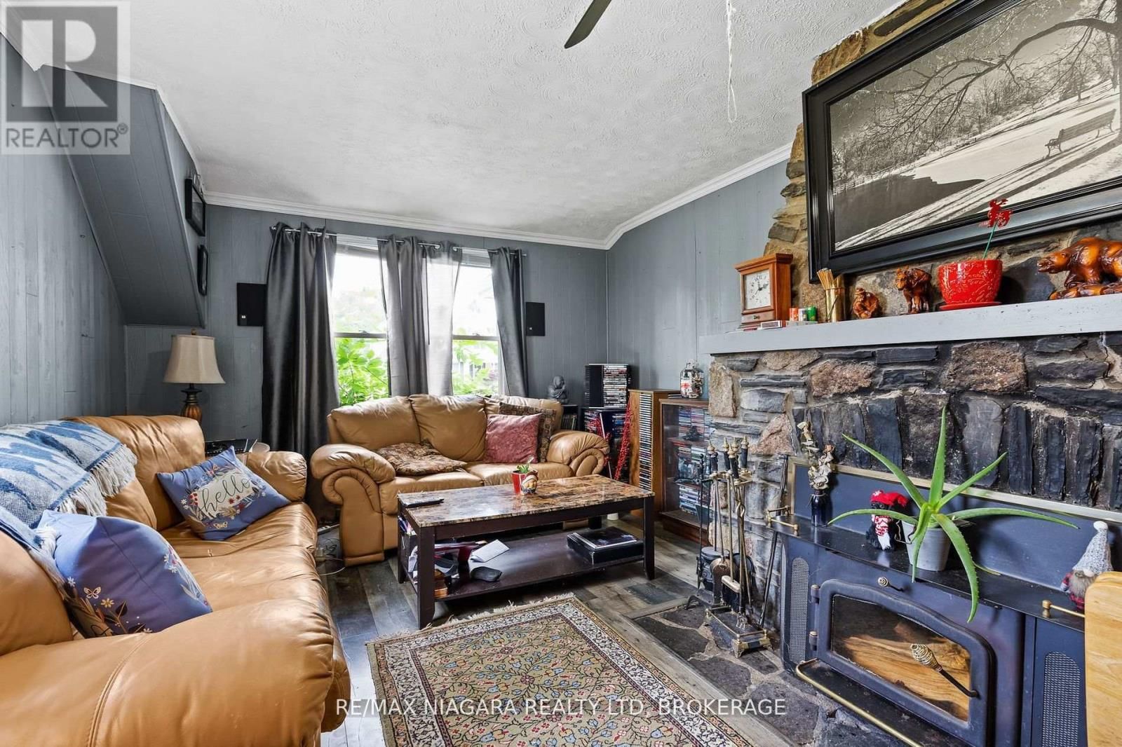 549 FERNDALE AVENUE Image 12