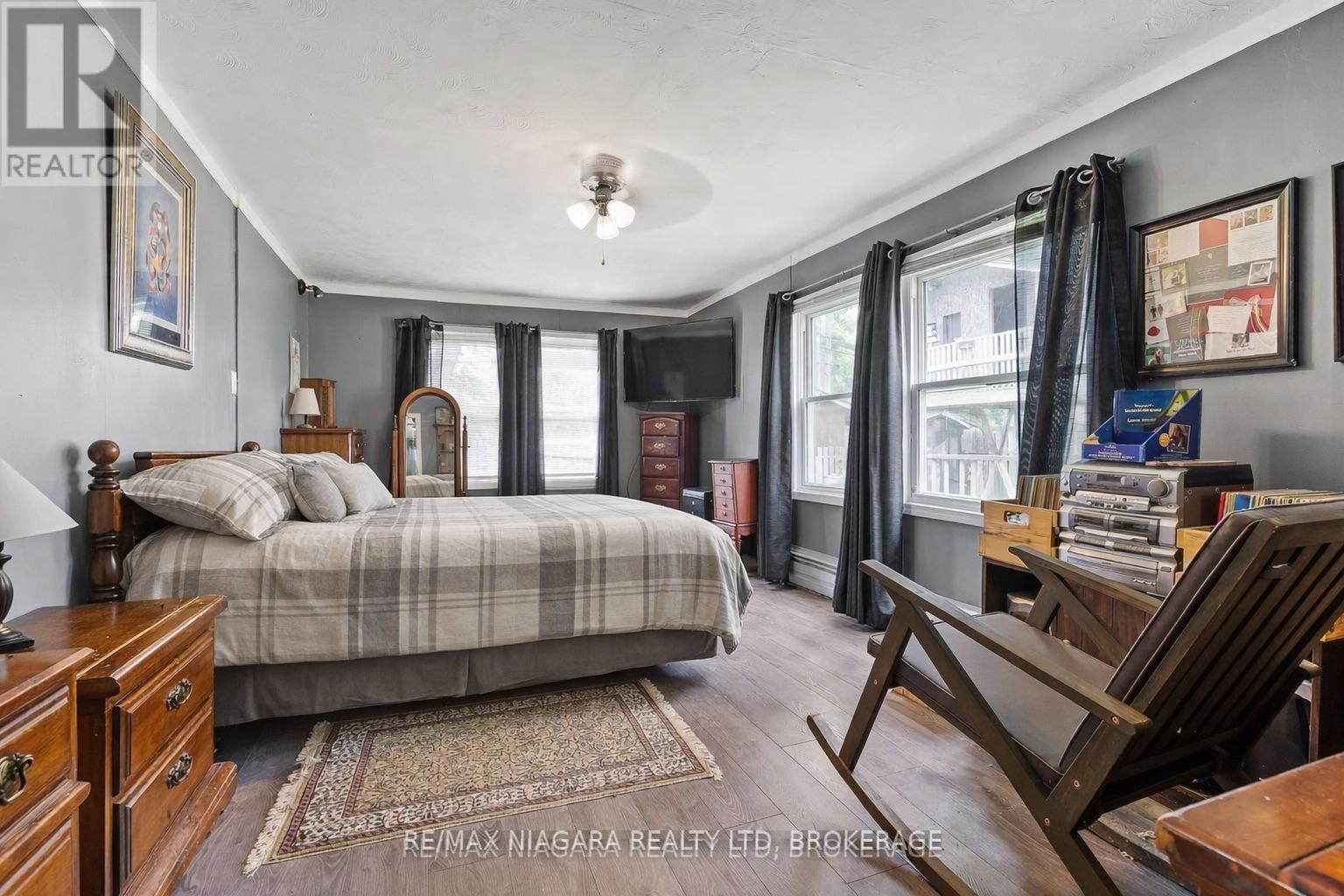 549 FERNDALE AVENUE Image 14