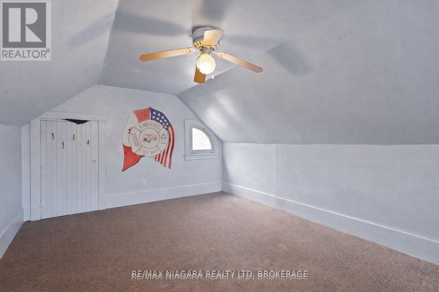 549 FERNDALE AVENUE Image 19