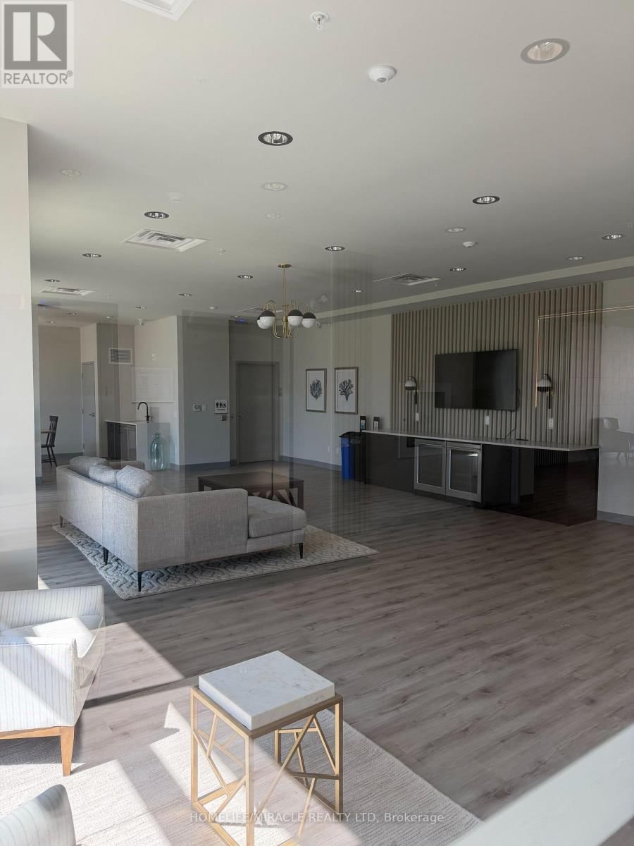 410 - 107 ROGER STREET Image 15