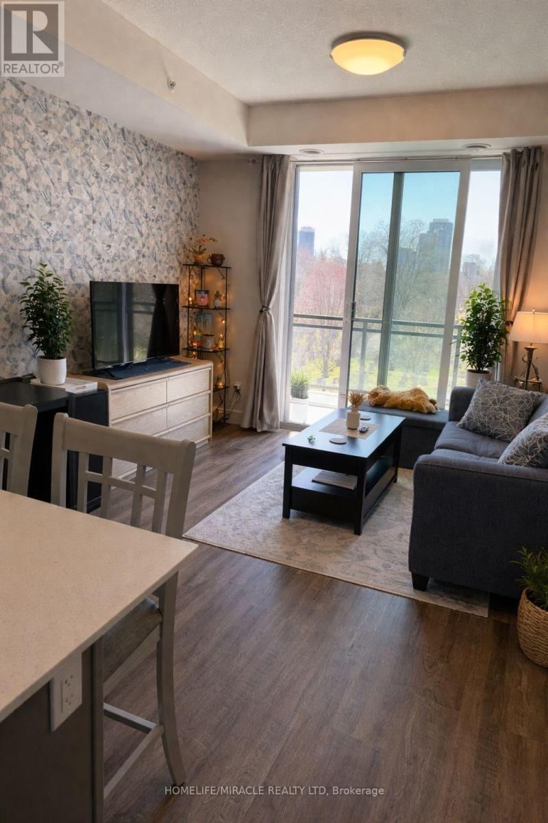 410 - 107 ROGER STREET Image 6