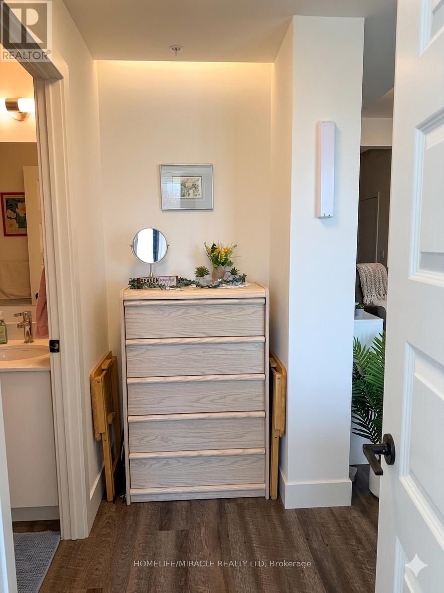 410 - 107 ROGER STREET Image 9