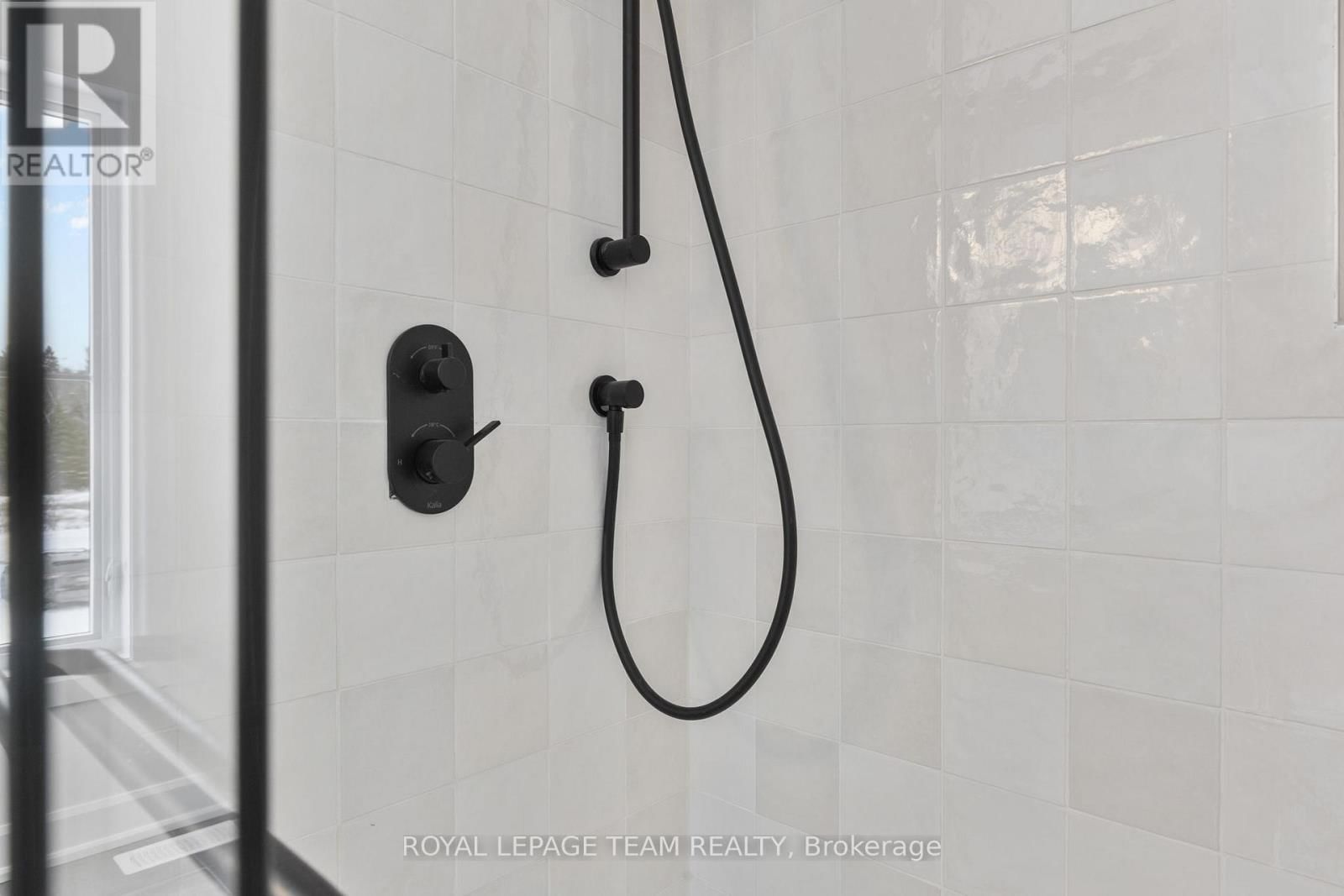 748 TAILSLIDE PRIVATE Image 25