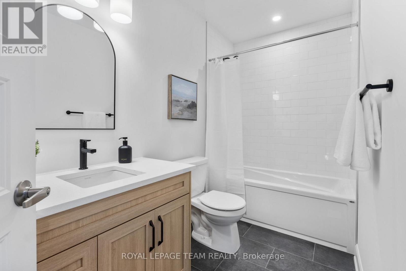 748 TAILSLIDE PRIVATE Image 35