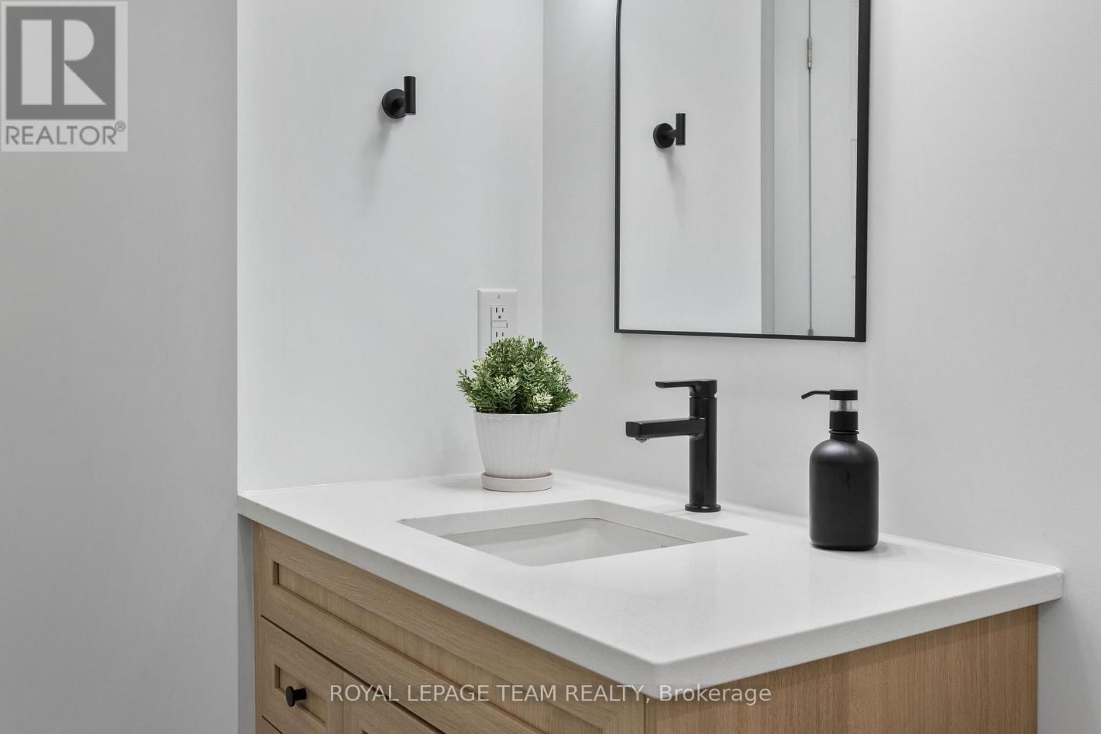 748 TAILSLIDE PRIVATE Image 37