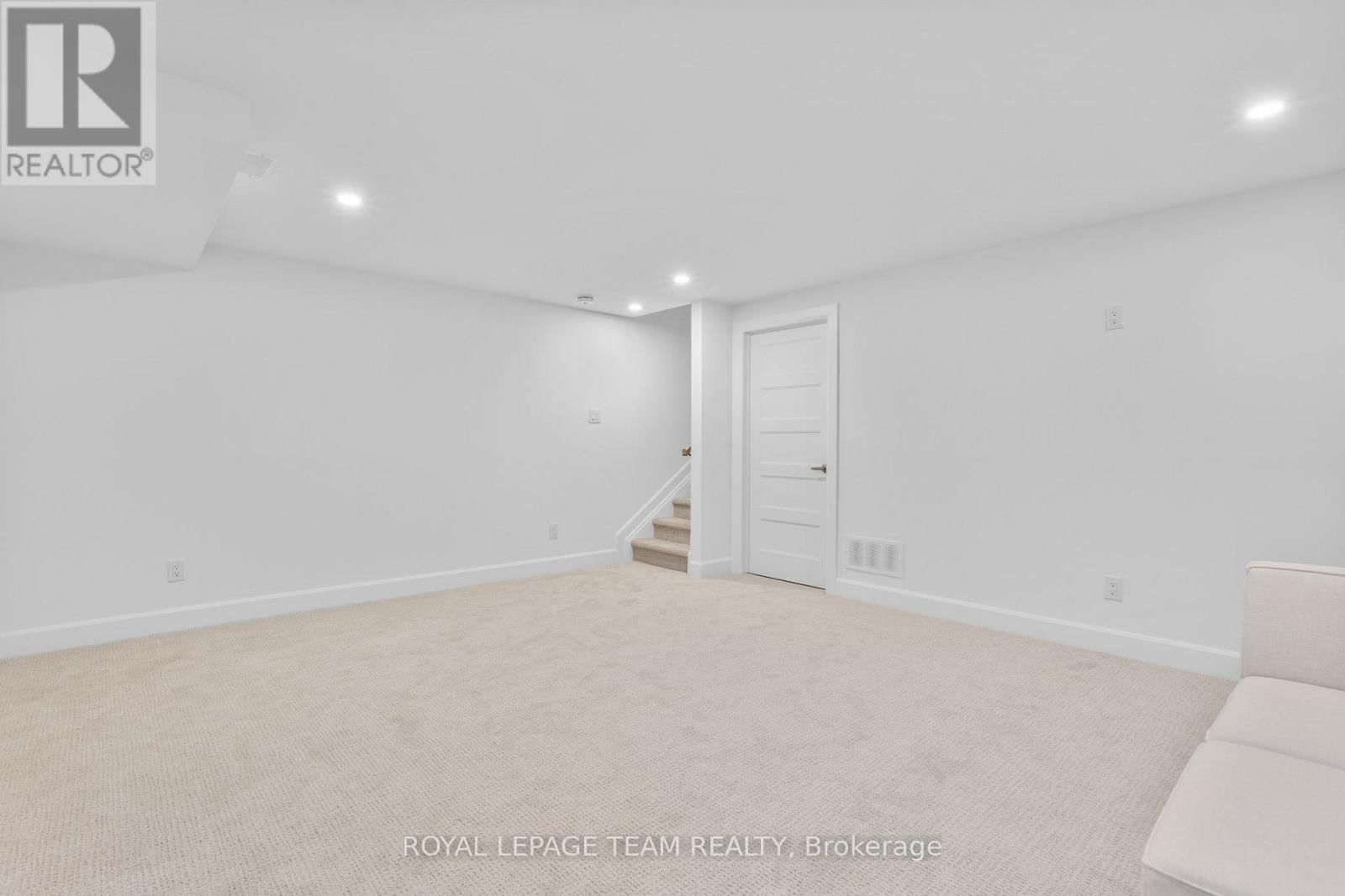 748 TAILSLIDE PRIVATE Image 38