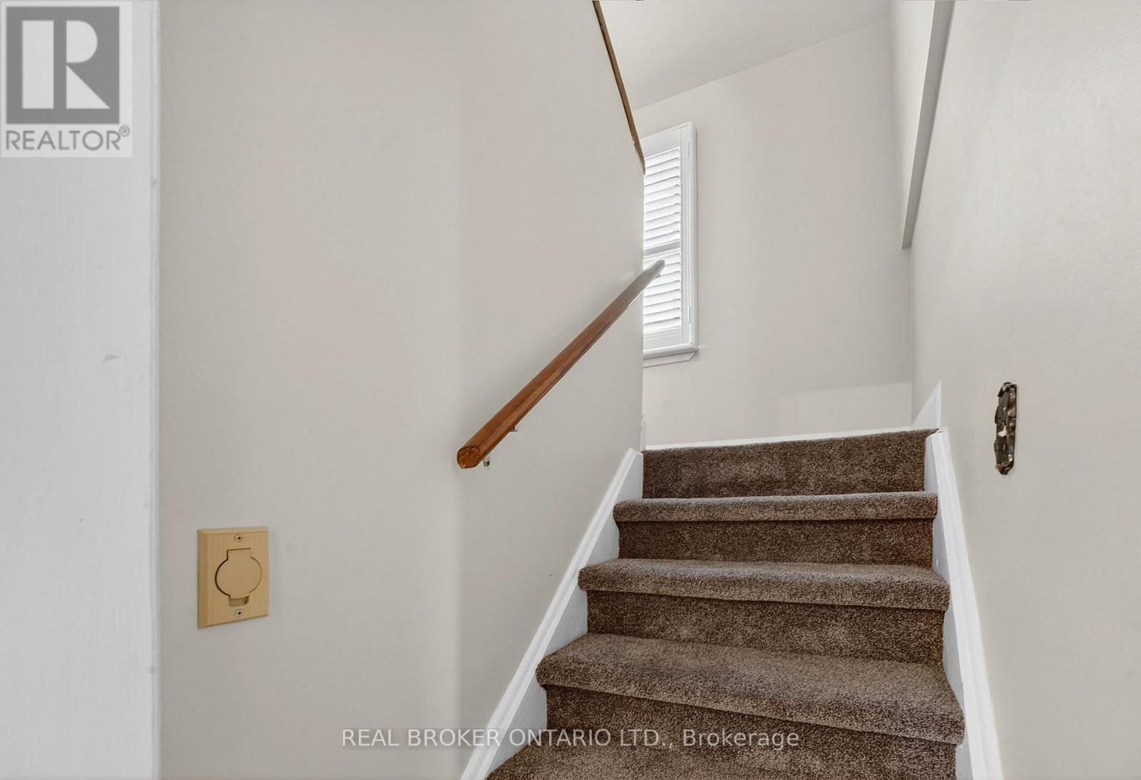 379 TALBOT STREET Image 13