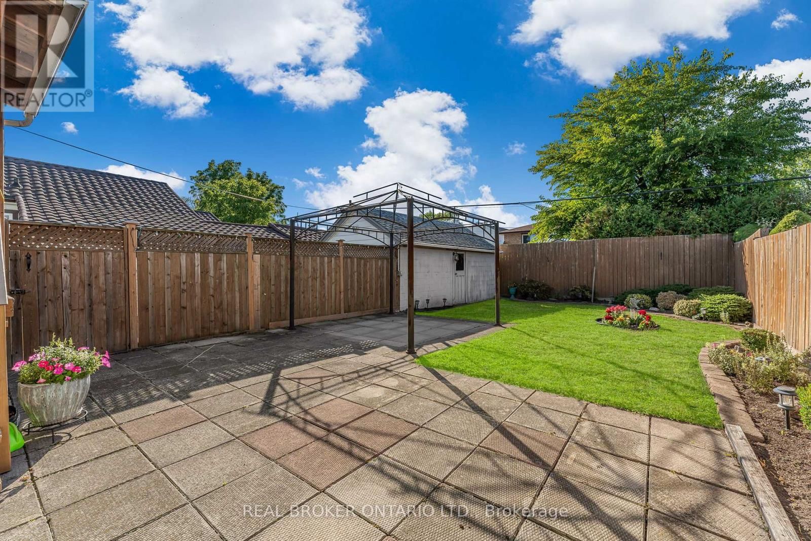 379 TALBOT STREET Image 26