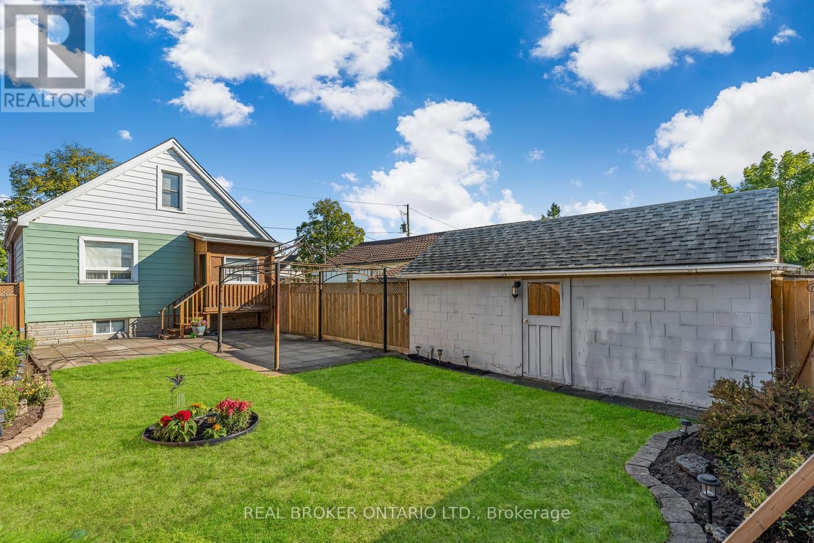 379 TALBOT STREET Image 29