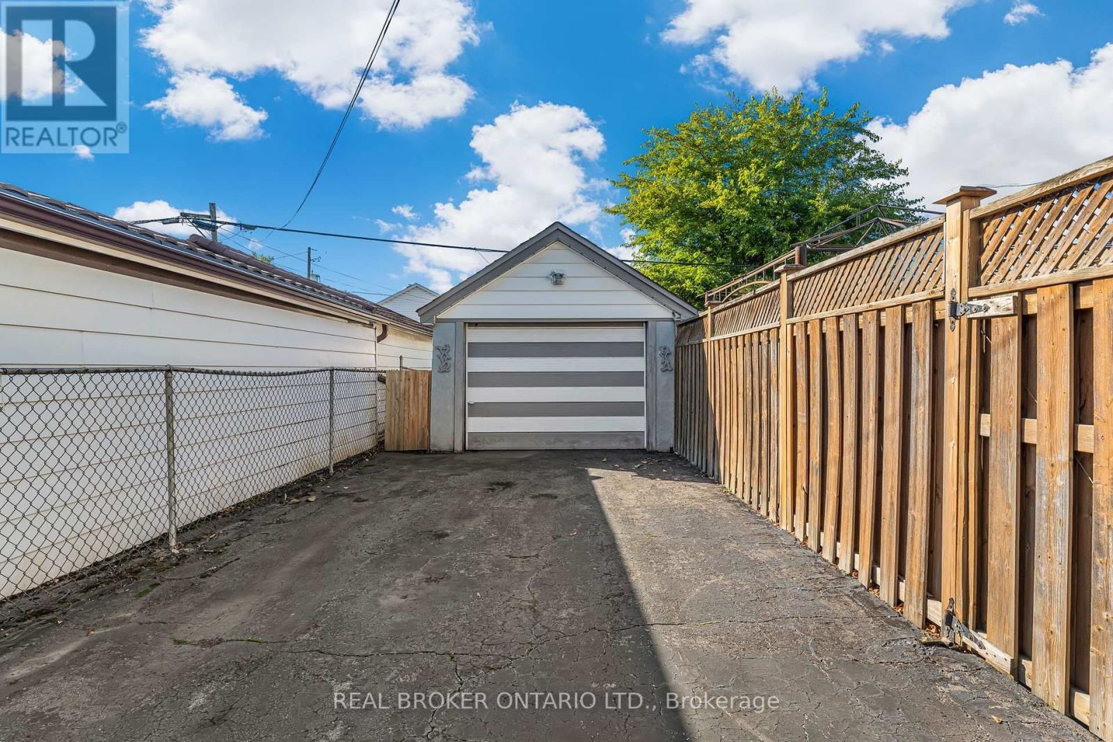 379 TALBOT STREET Image 31